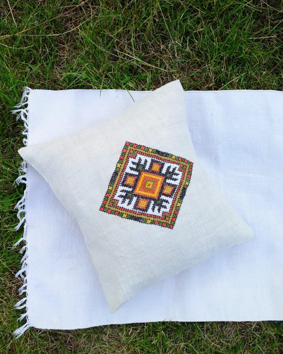 Pillowcase from antique linen fabric with hand embroidery 40x40 cm
