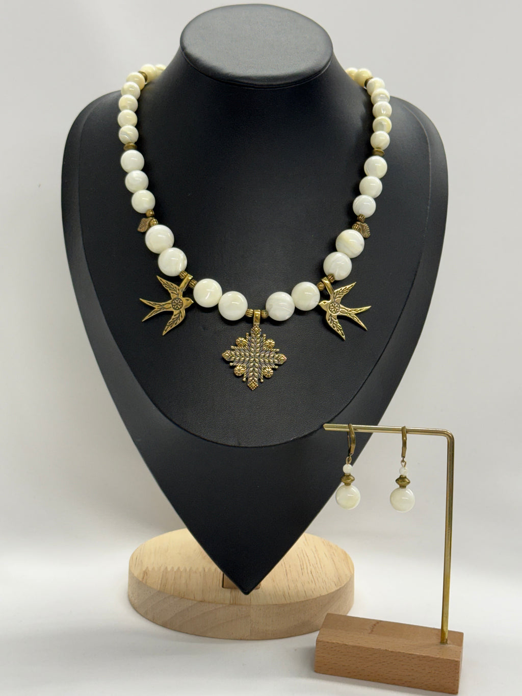 “Pryletily Lastivky” Necklace & Earrings Set