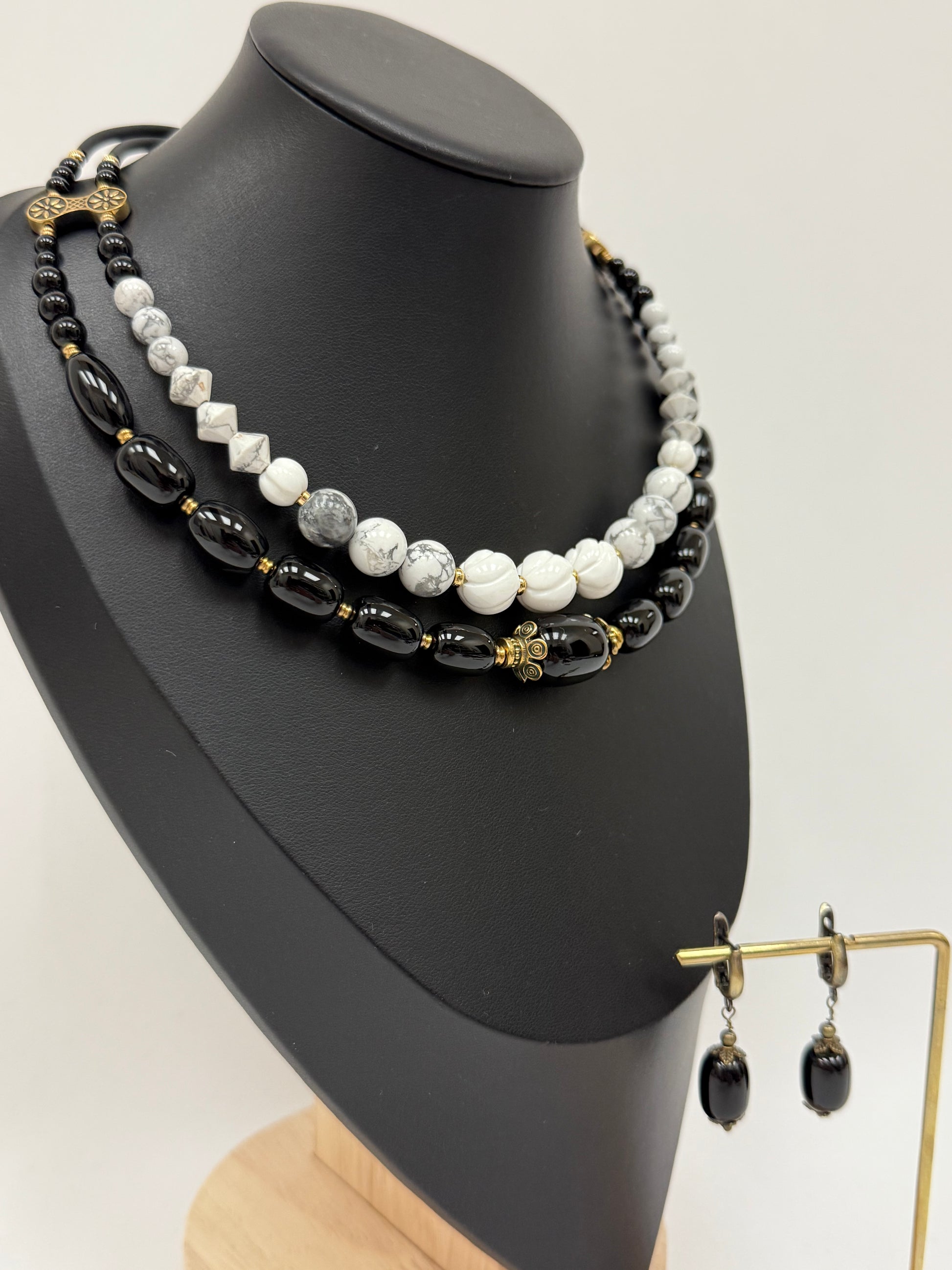 Double-Strand Choker – Black Agate, White Howlite & Brass Beads