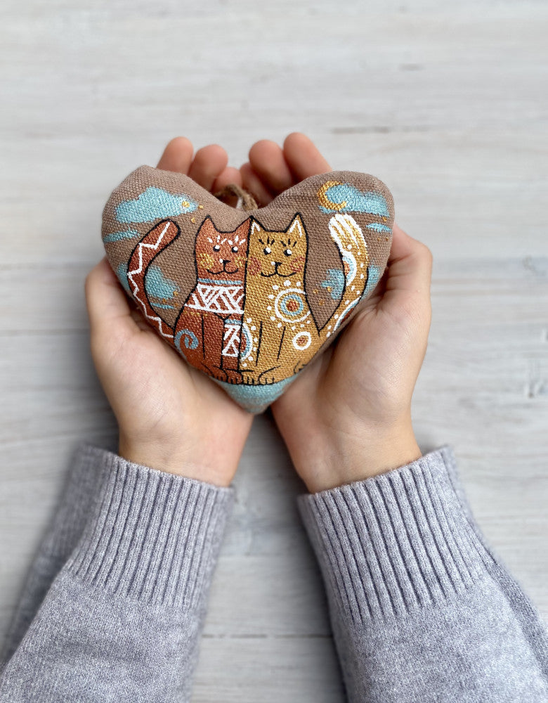 Souvenir "Heart with Cats (coffee)"