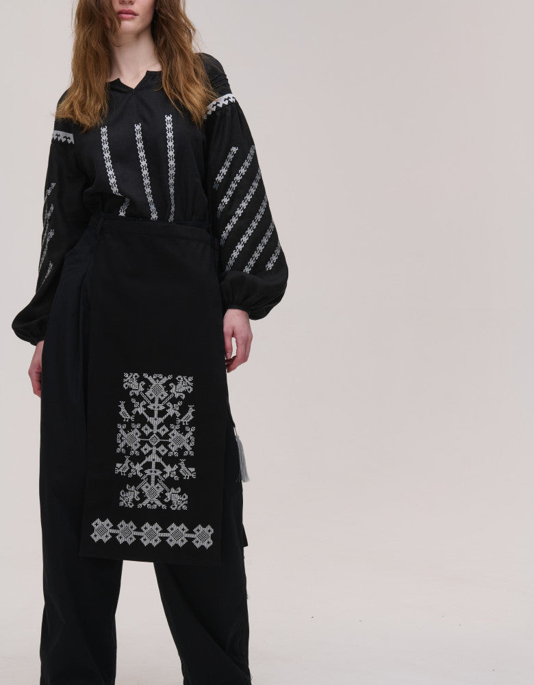 Black apron with gray birds