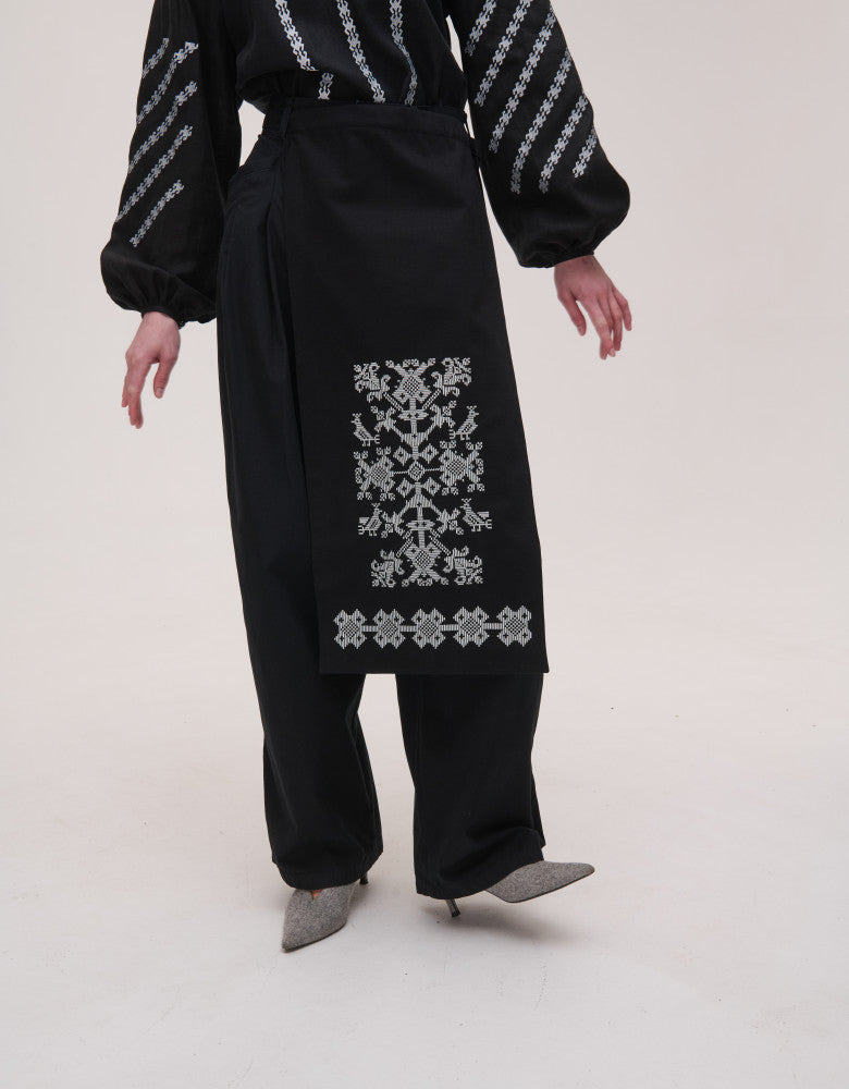 Black apron with gray birds