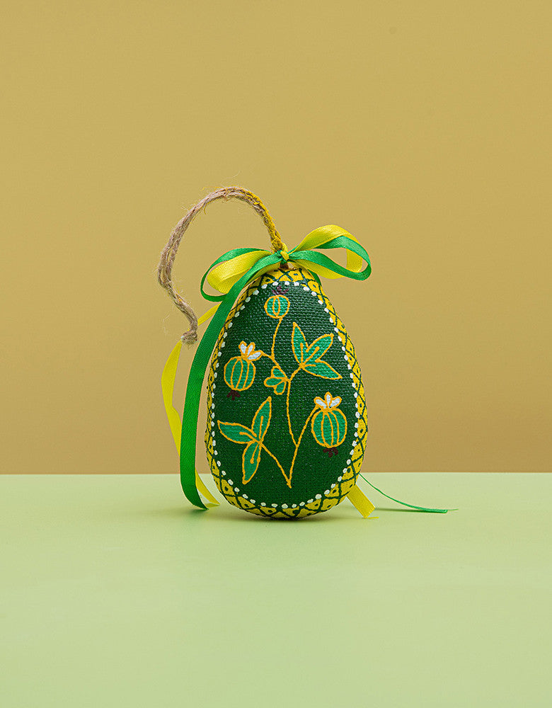 Souvenir "Small Green Easter Egg with Berries"