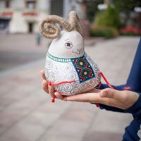 Souvenir "Ram in an Embroidery (vanilla)