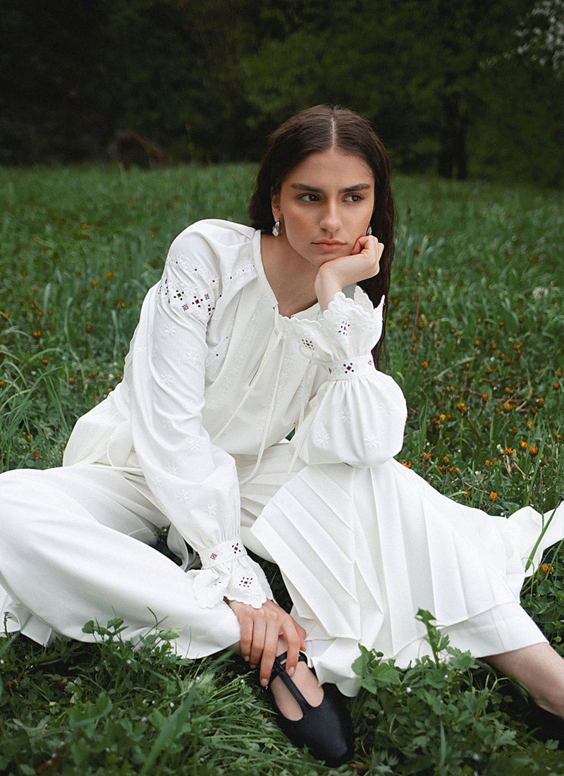 “Siaivo” Embroidered Blouse