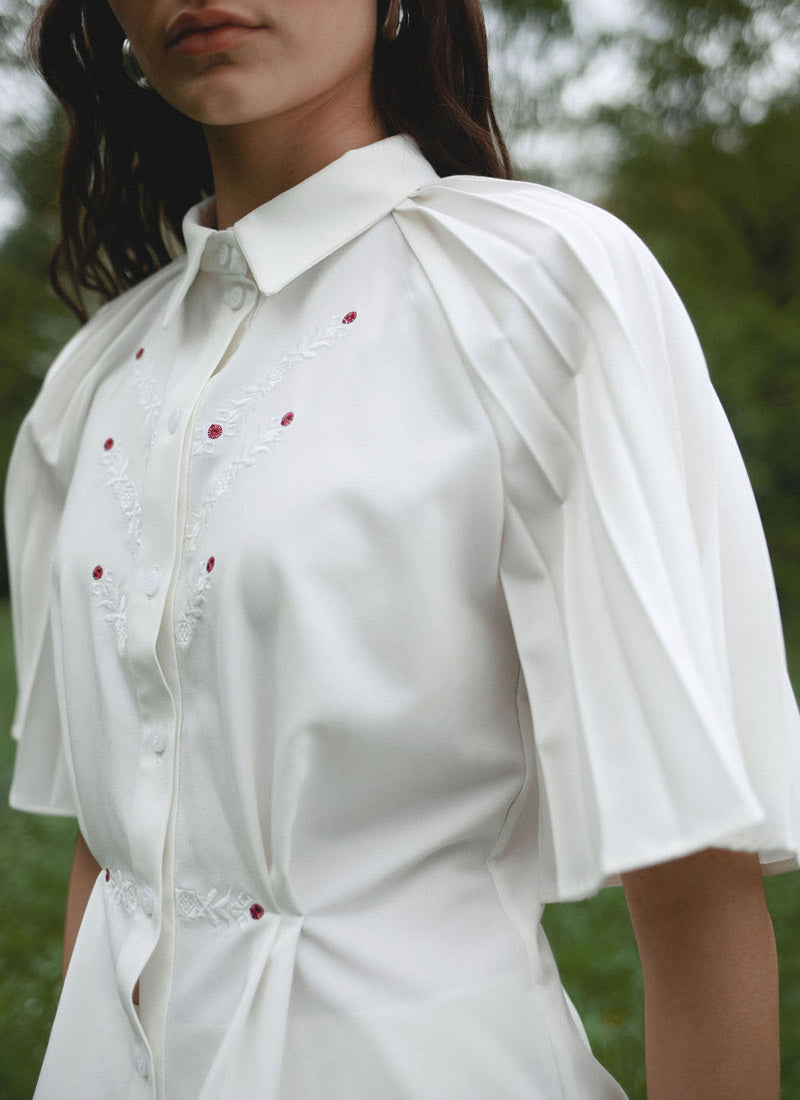 “Homin” White Embroidered Blouse