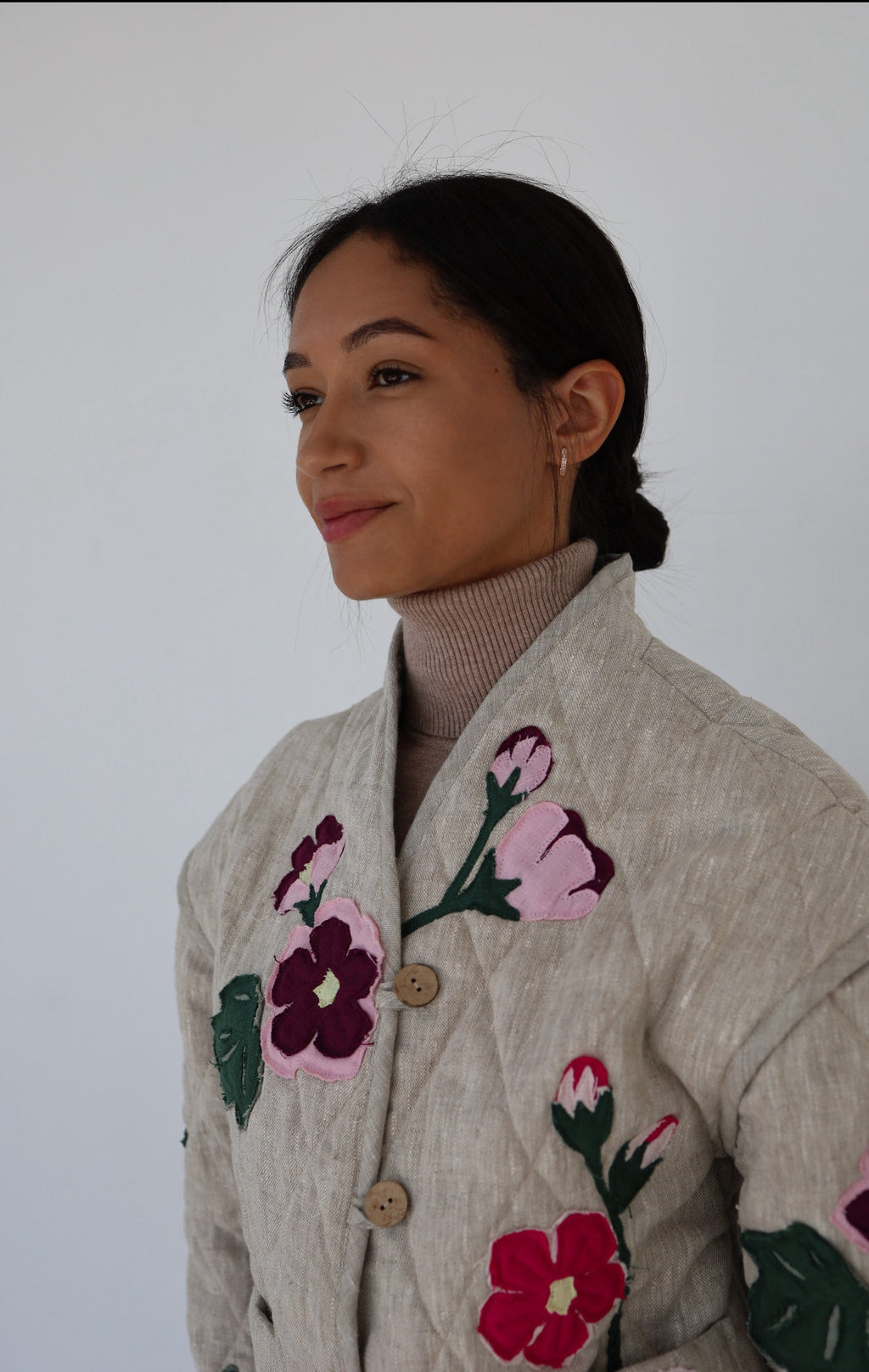 Linen Padded Jacket Kufayka With Handcrafted Mallow Applique