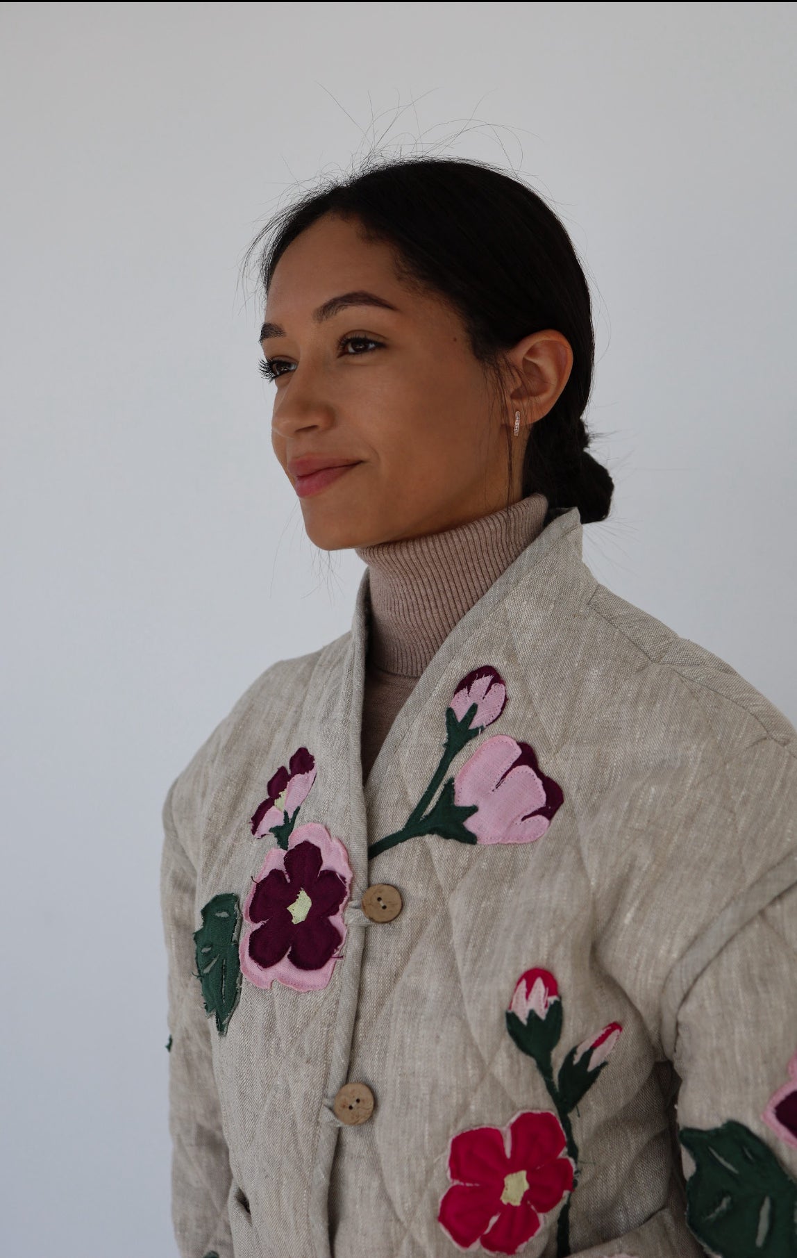 Linen Padded Jacket Kufayka With Handcrafted Mallow Applique