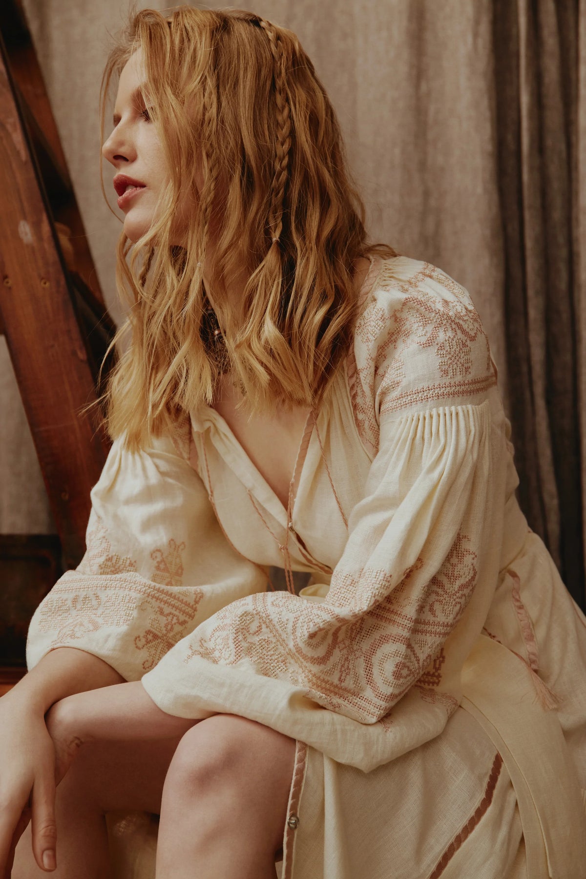 “Urochysta” Linen Maxi Embroidered Dress – Cream