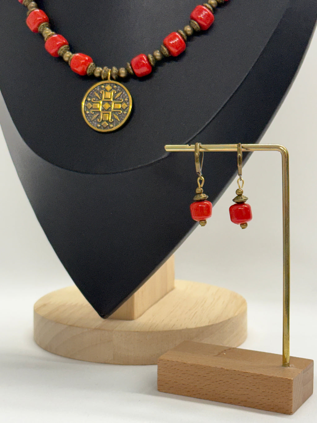 “Kryzhyk” Coral Necklace & Earrings Set
