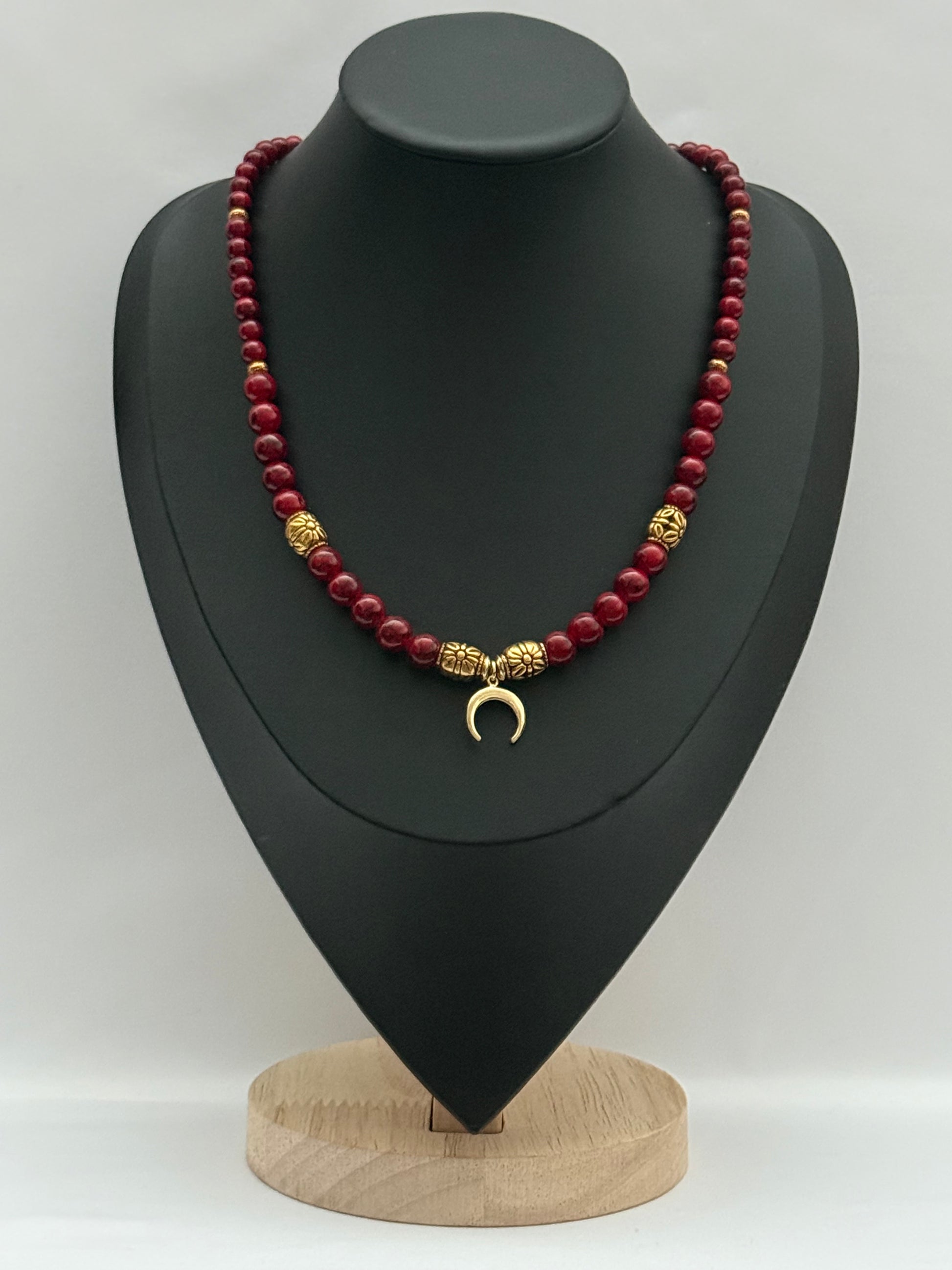 Single-Strand Red Ceramic Necklace with Lunula Pendant