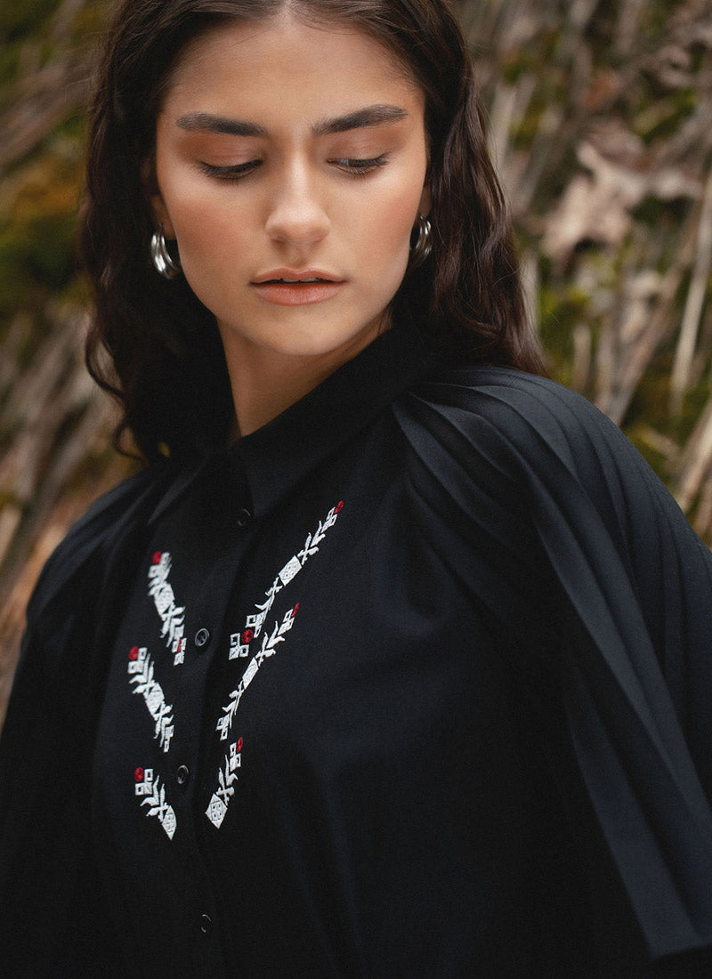 “Homin” Black Embroidered Blouse