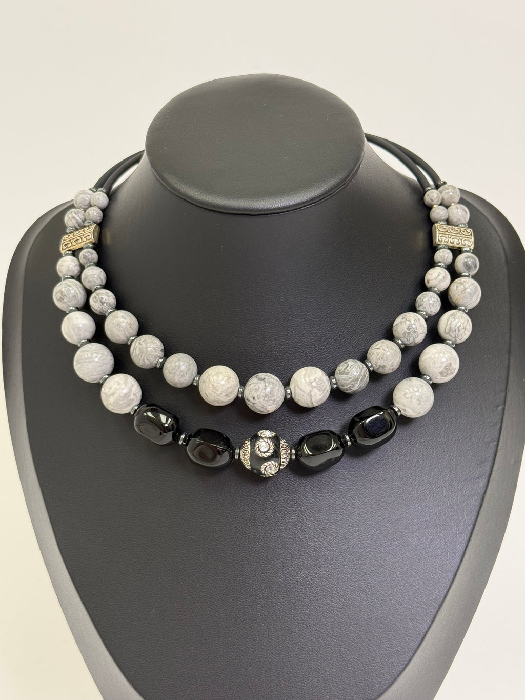 Natural Gray-Black Stone Choker