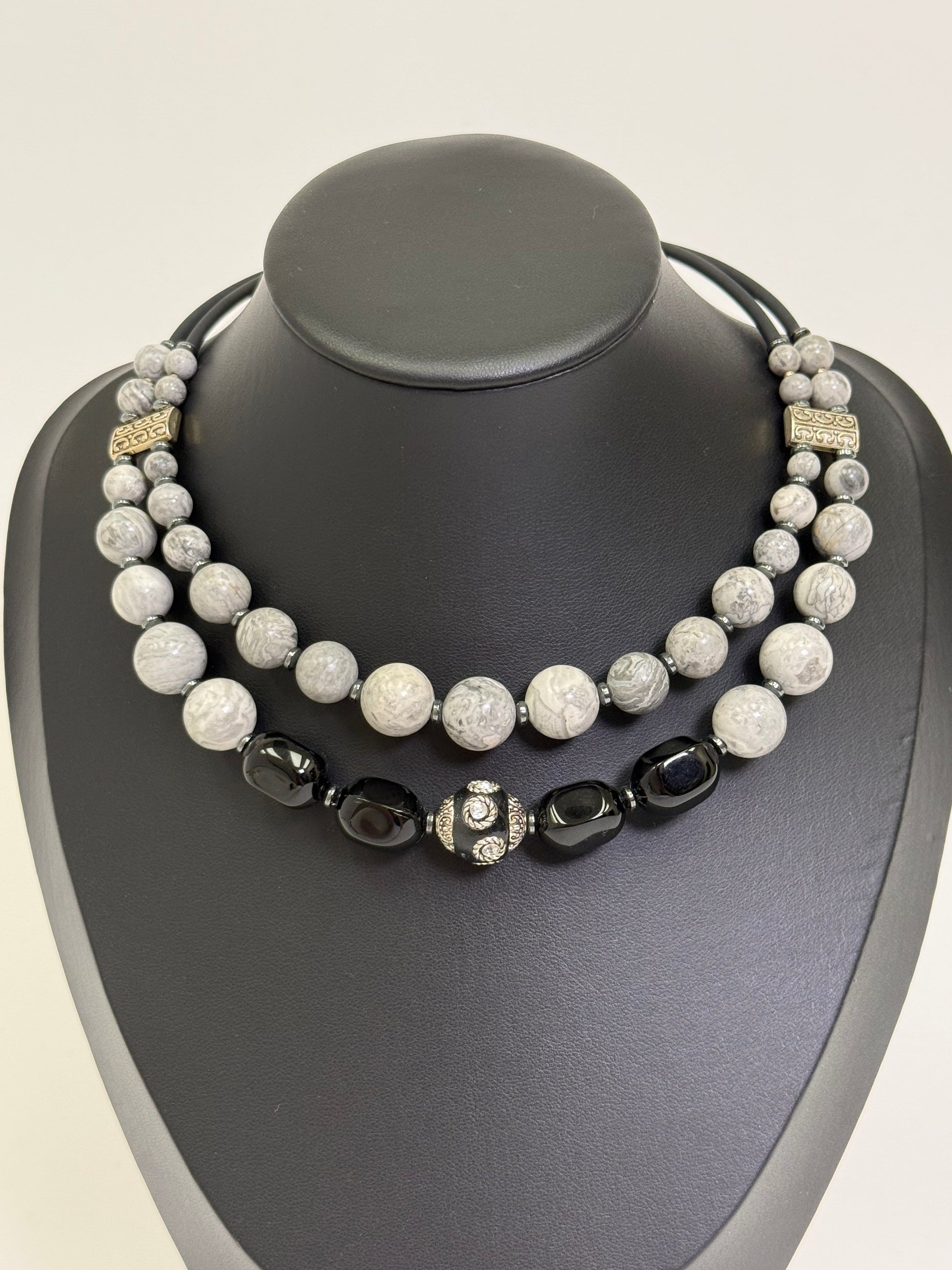 Natural Gray-Black Stone Choker