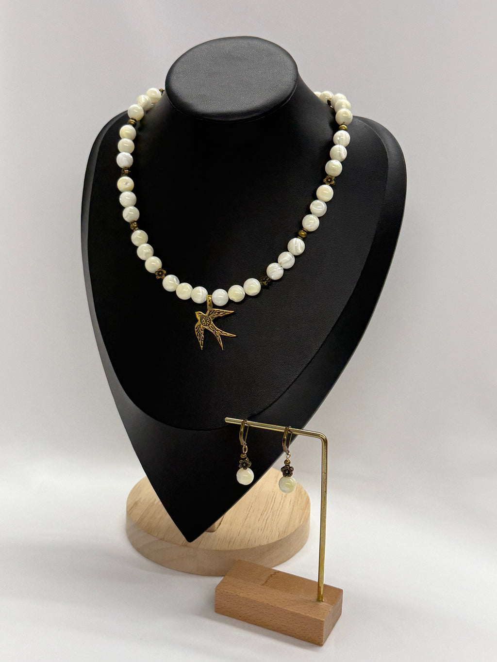 “Pryletily Lastivky” Necklace & Earrings Set
