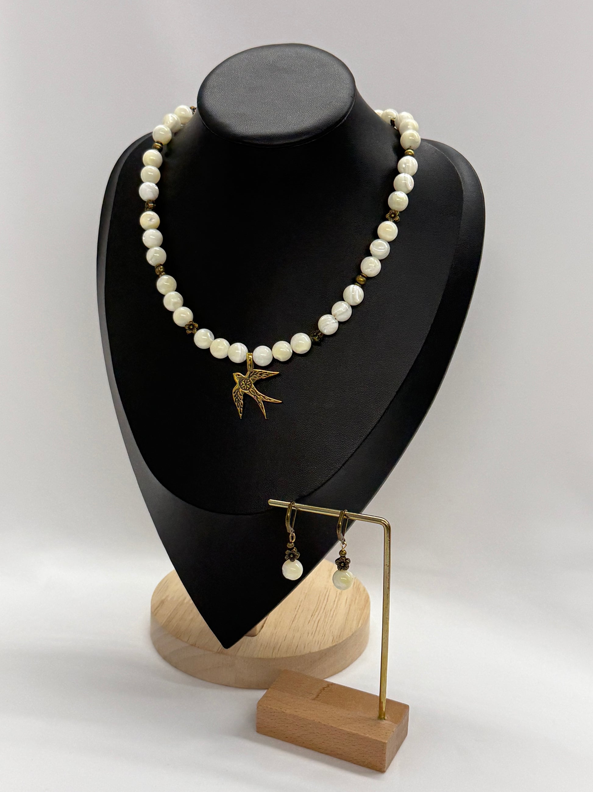 “Pryletily Lastivky” Necklace & Earrings Set