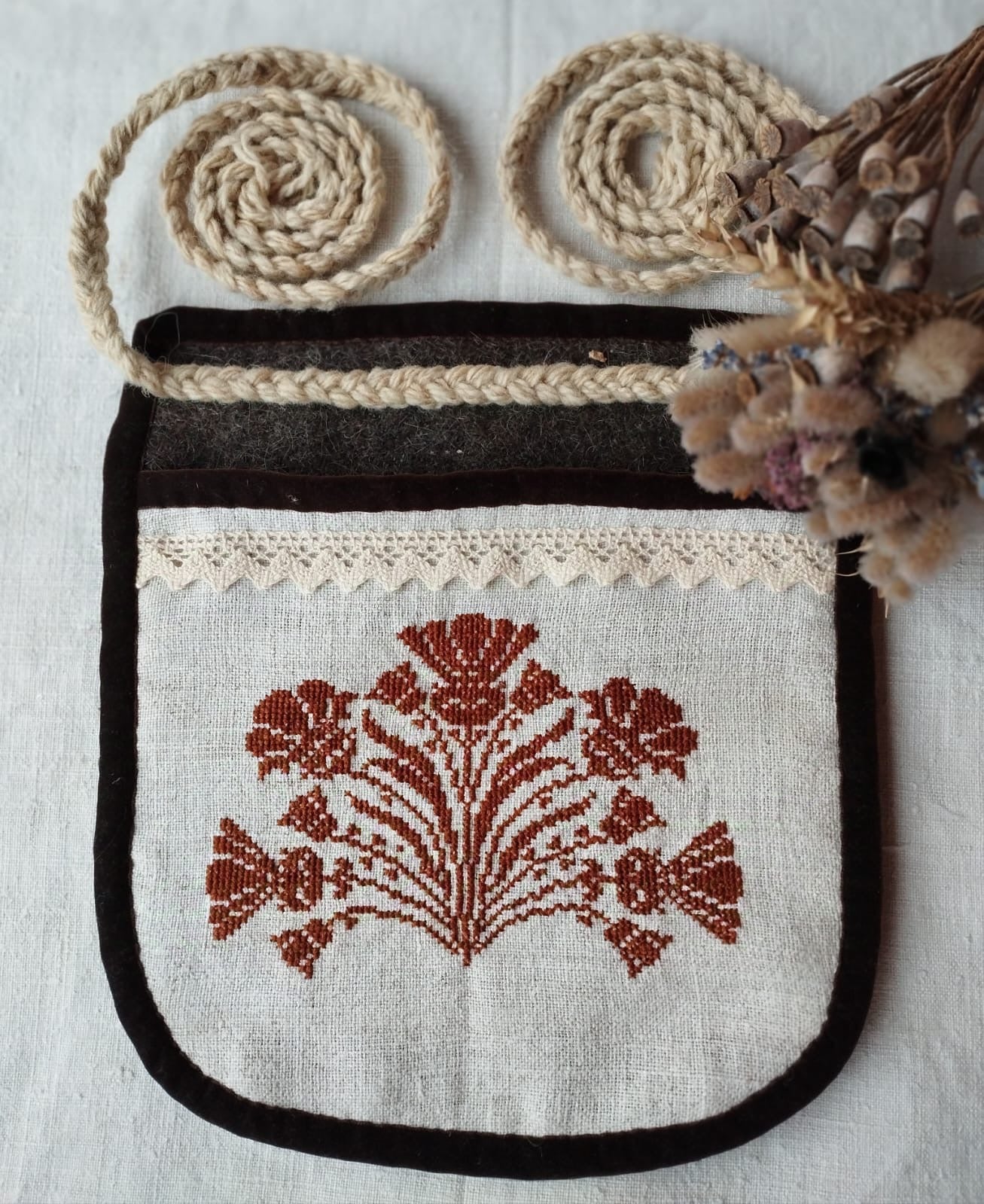 Pouch pocket with authentic hand embroidery
