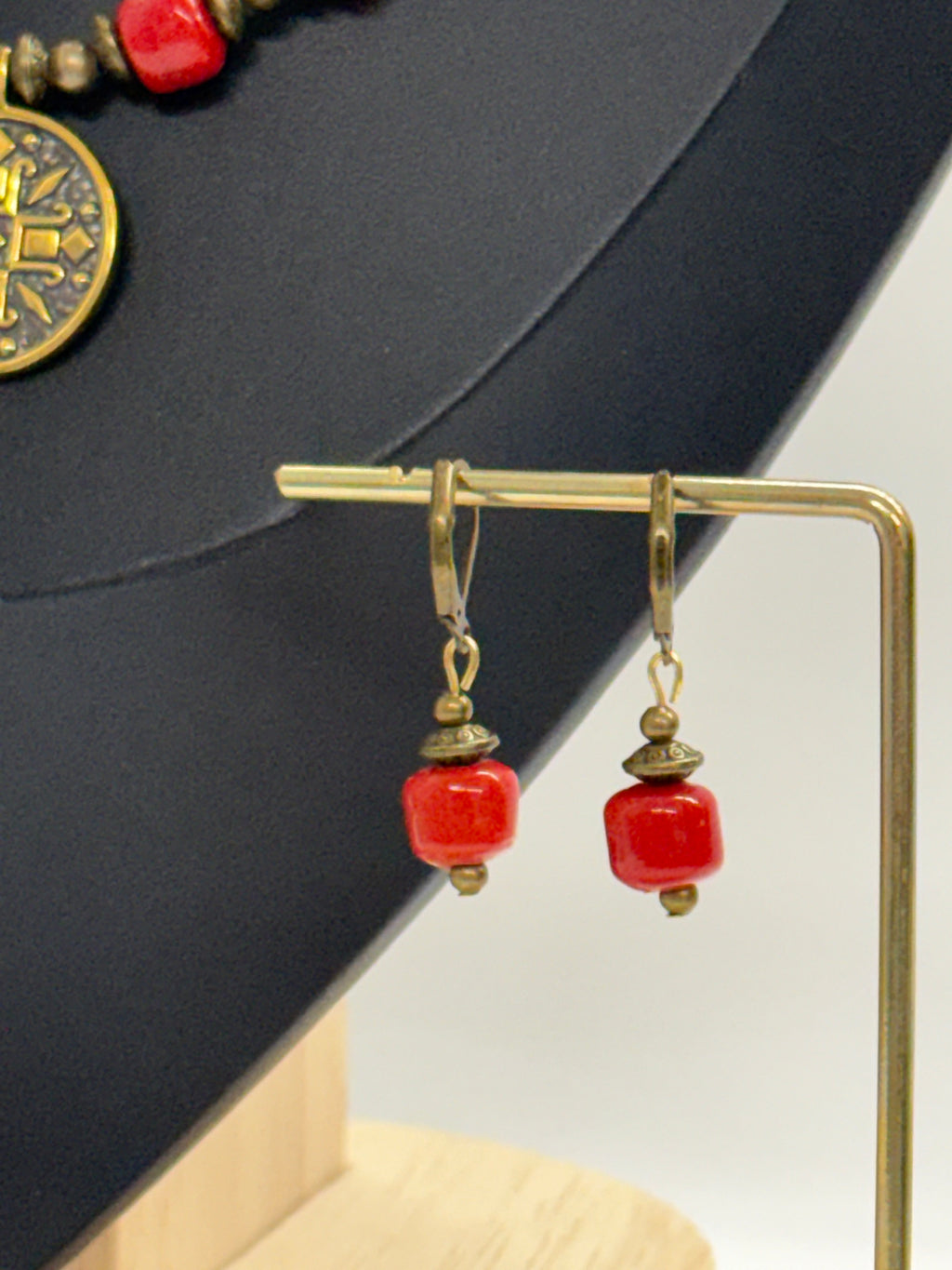 “Kryzhyk” Coral Necklace & Earrings Set