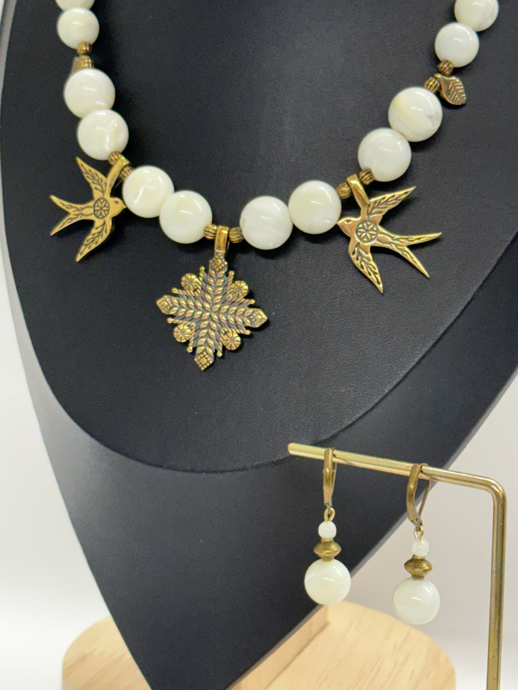 “Pryletily Lastivky” Necklace & Earrings Set