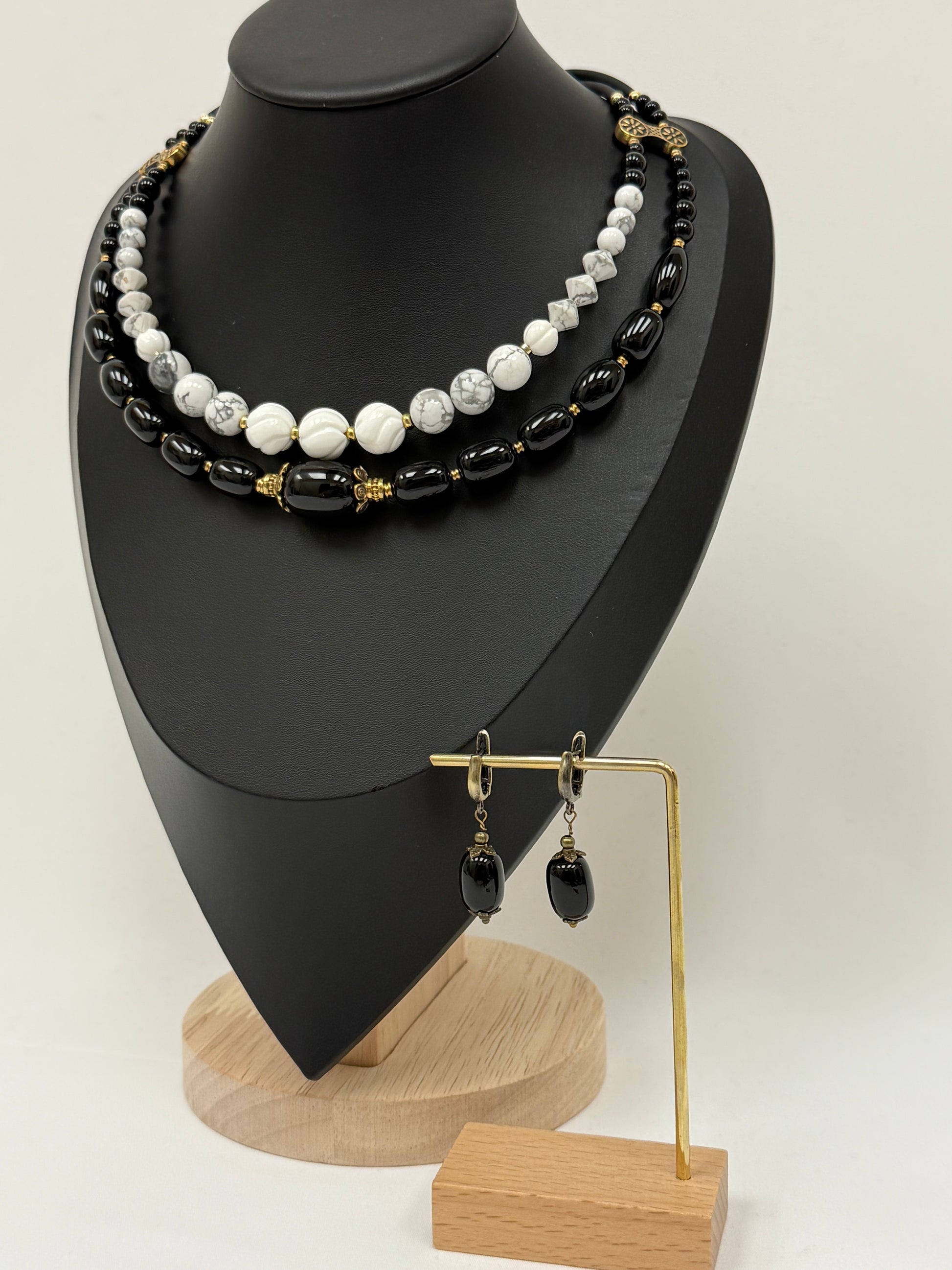 Double-Strand Choker – Black Agate, White Howlite & Brass Beads