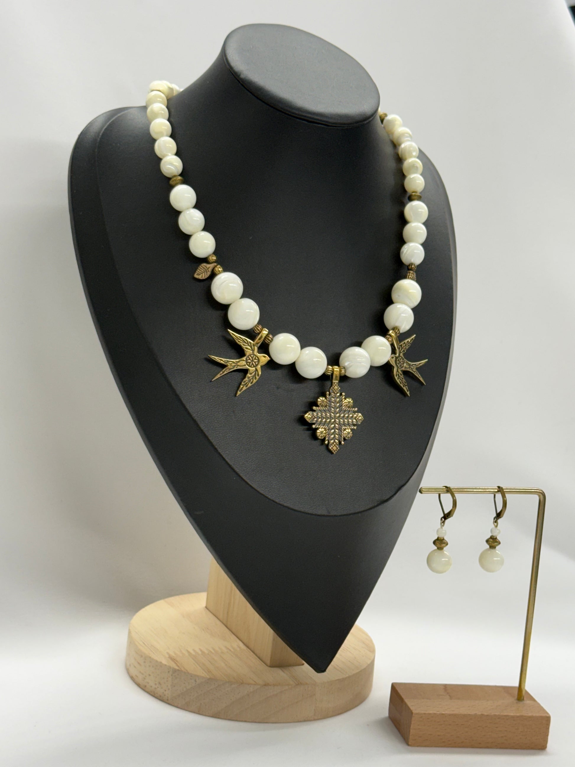“Pryletily Lastivky” Necklace & Earrings Set