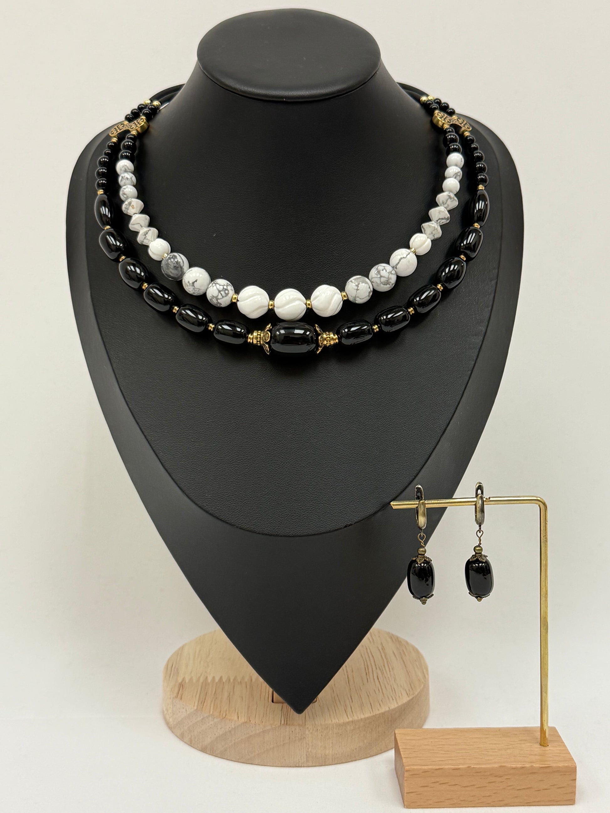 Double-Strand Choker – Black Agate, White Howlite & Brass Beads