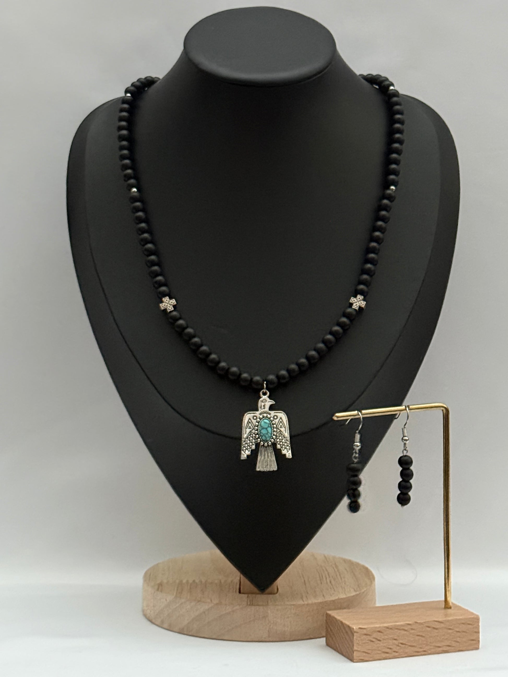 Single-Strand Black Onyx Necklace with Eagle Pendant and Earrings