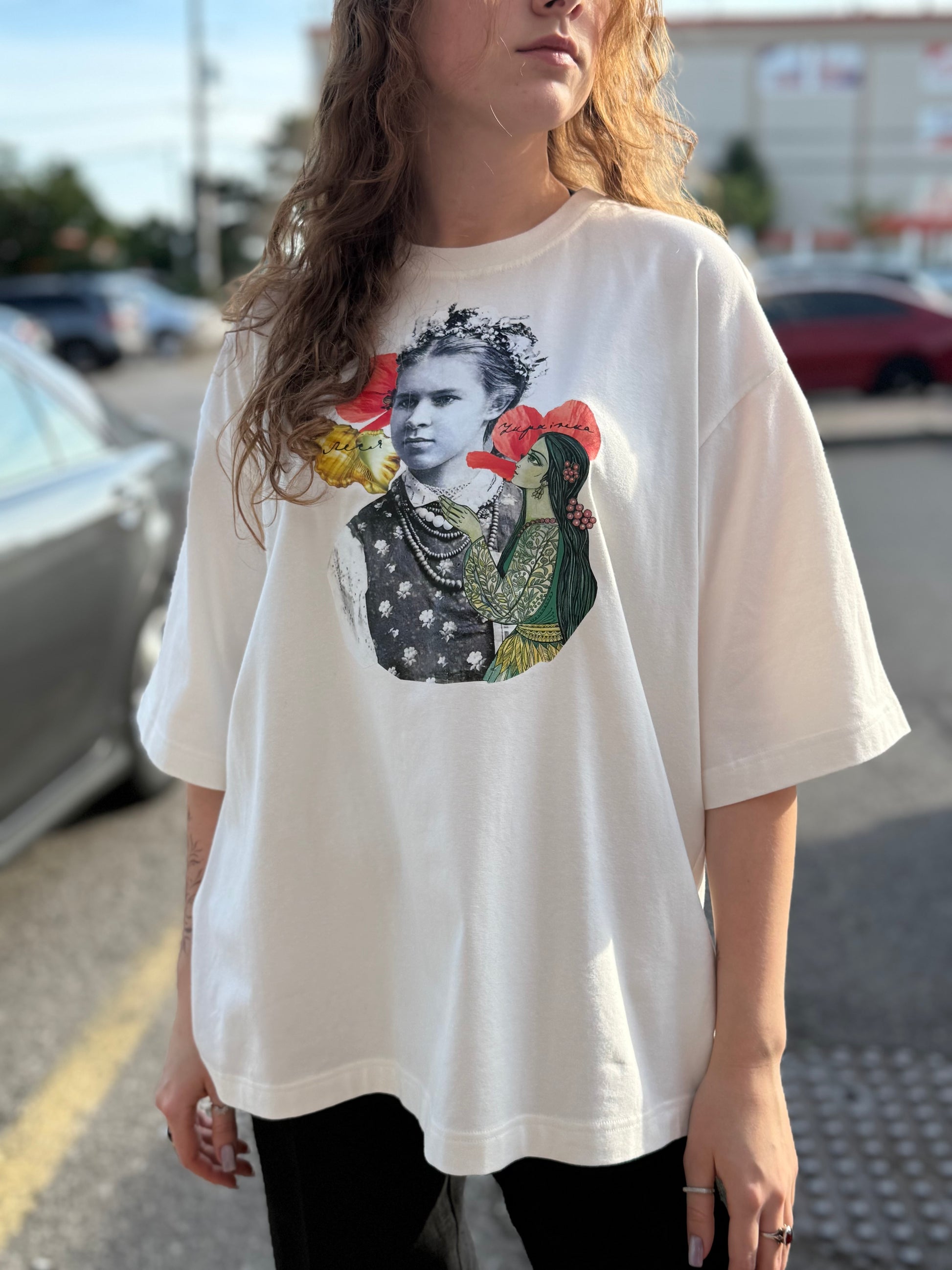 Unisex T-shirt with Lesya Ukrainka Print
