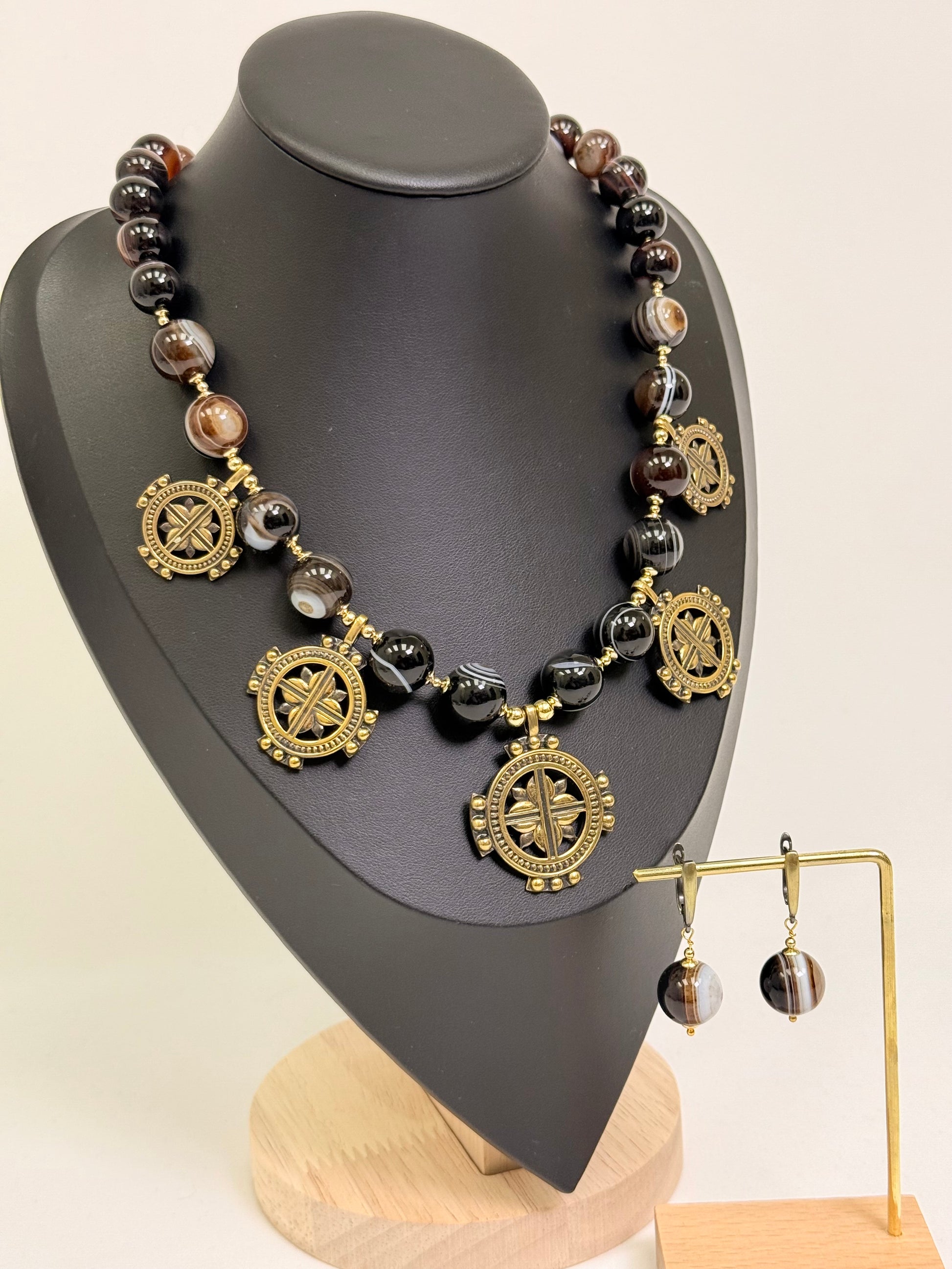 Single-Strand Striped Agate Necklace with Brass Pendants