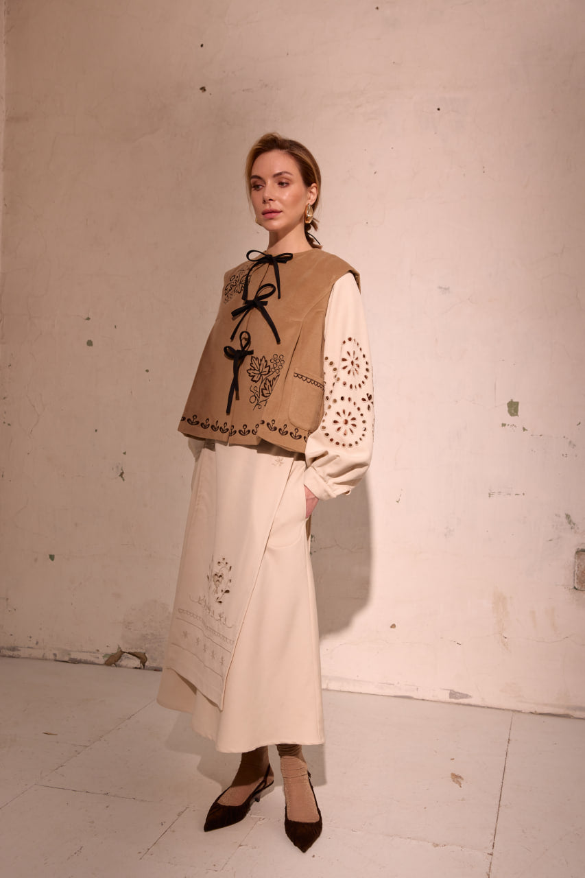 “Izidora” Women’s Embroidered Wool Vest
