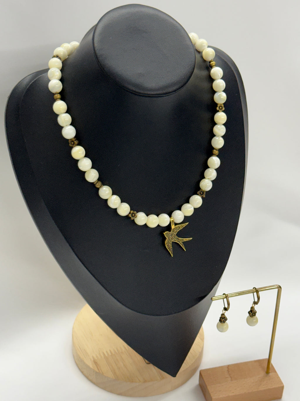 “Pryletily Lastivky” Necklace & Earrings Set