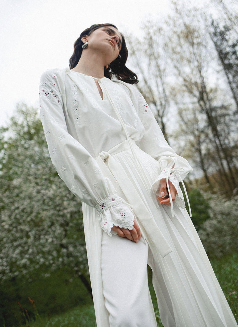 “Siaivo” Embroidered Blouse