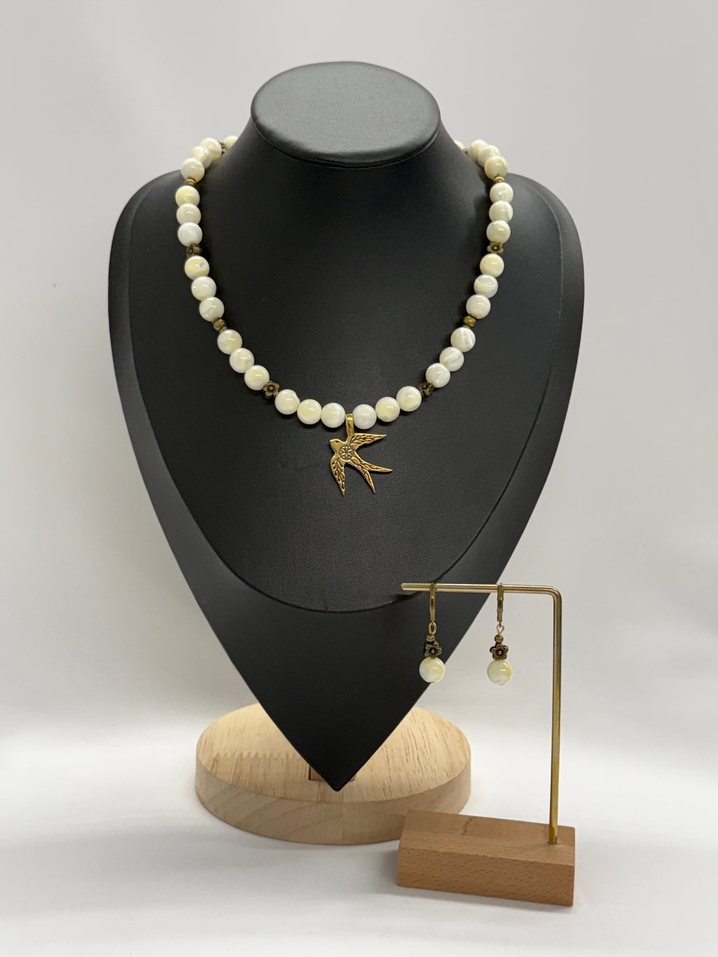 “Pryletily Lastivky” Necklace & Earrings Set
