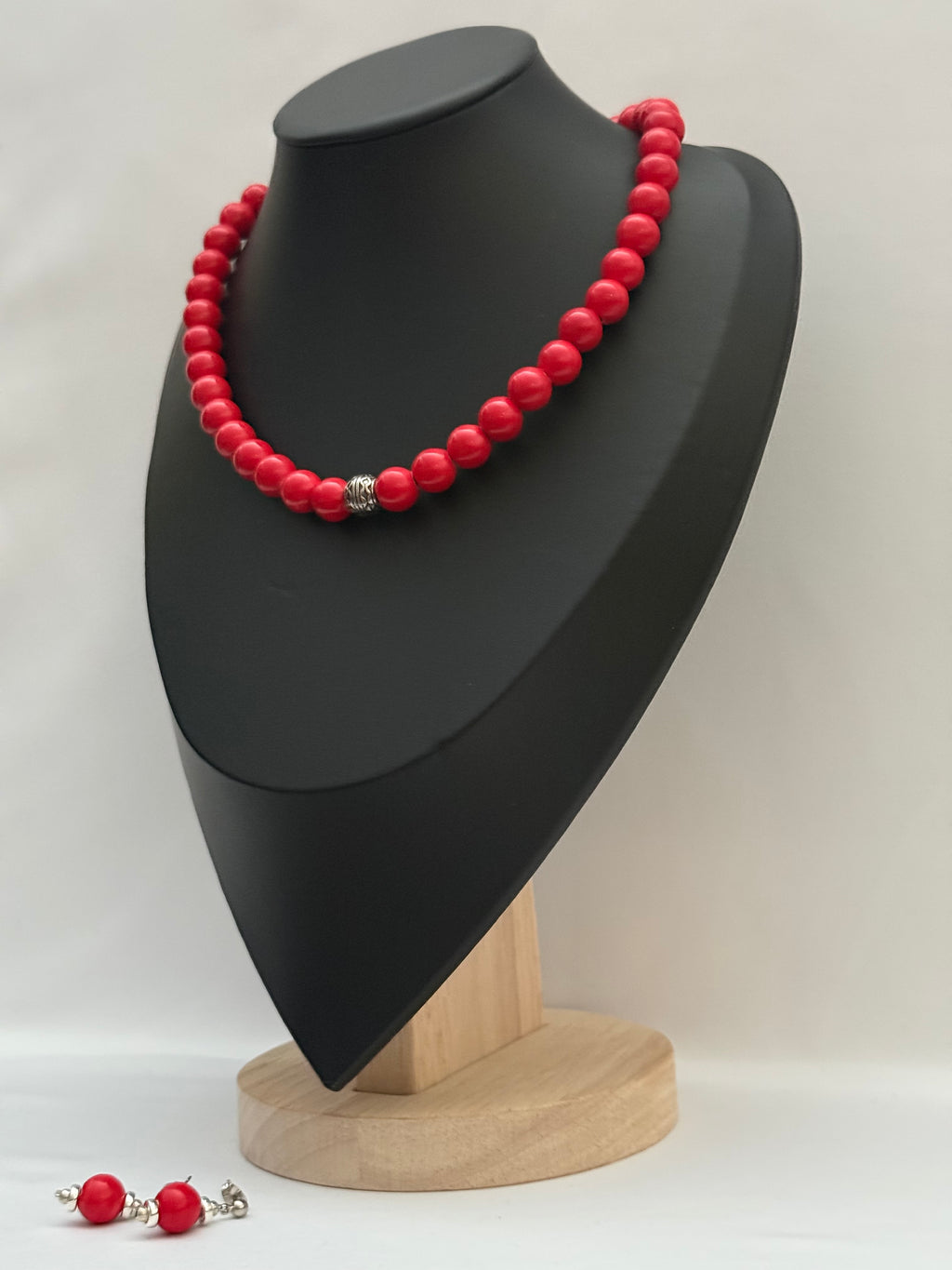 Red Ceramic Necklace with Earrings | Single Strand