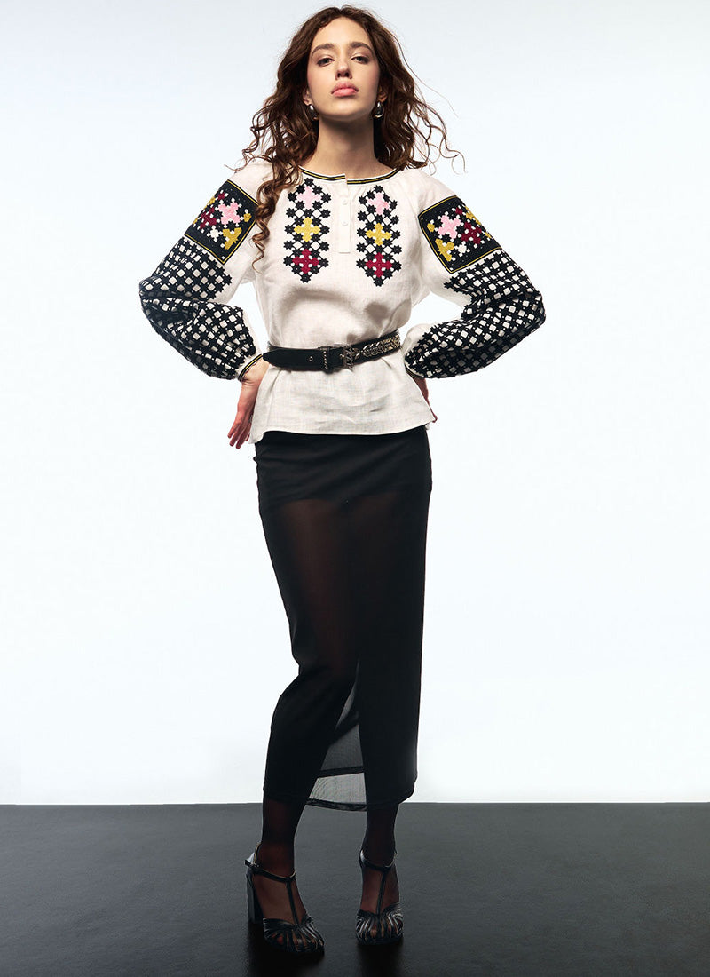 “Klekit” Linen Embroidered Blouse with Contrast Stitching