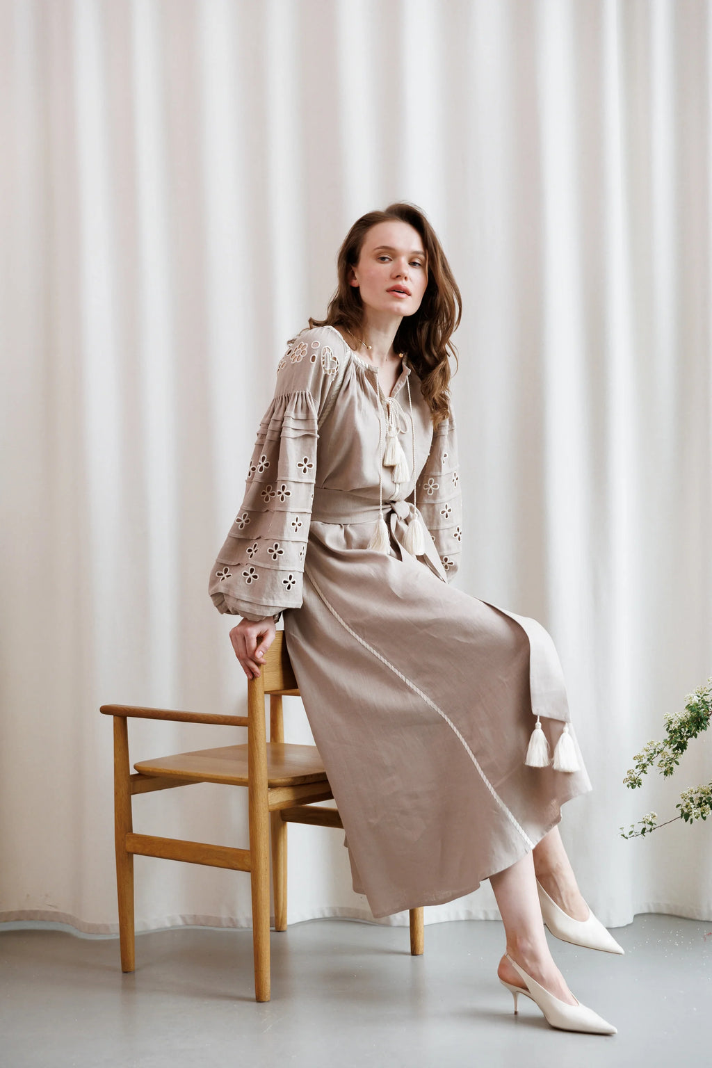 Adel Linen Embroidered Dress – Coffee with Milk