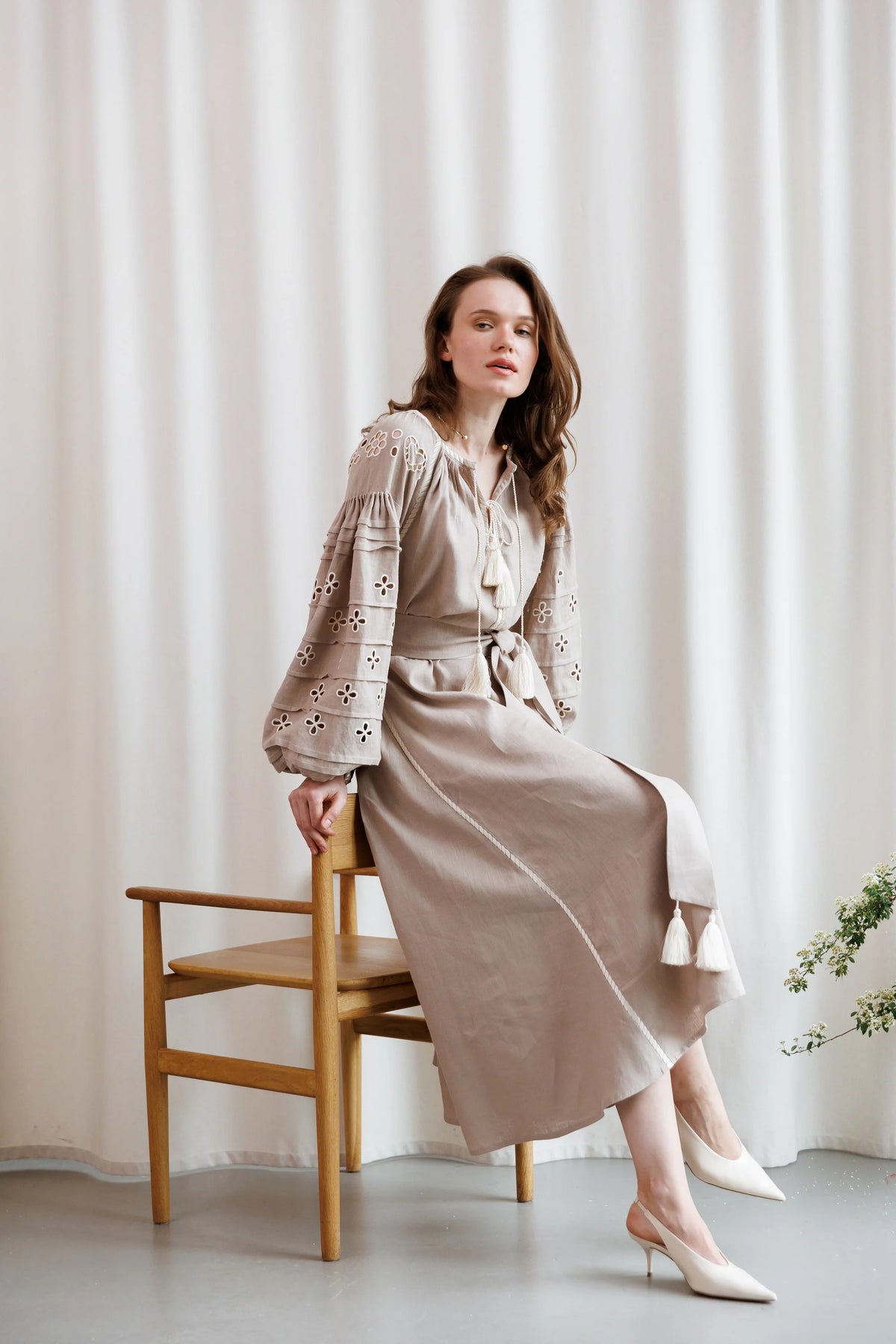 Adel Linen Embroidered Dress – Coffee with Milk