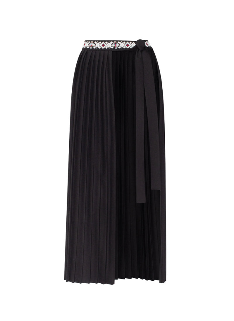 “Tuman” Pleated Zapaska with Embroidered Belt