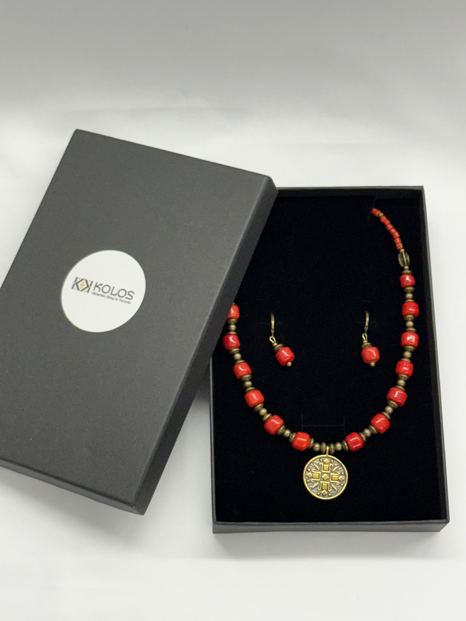 “Kryzhyk” Coral Necklace & Earrings Set