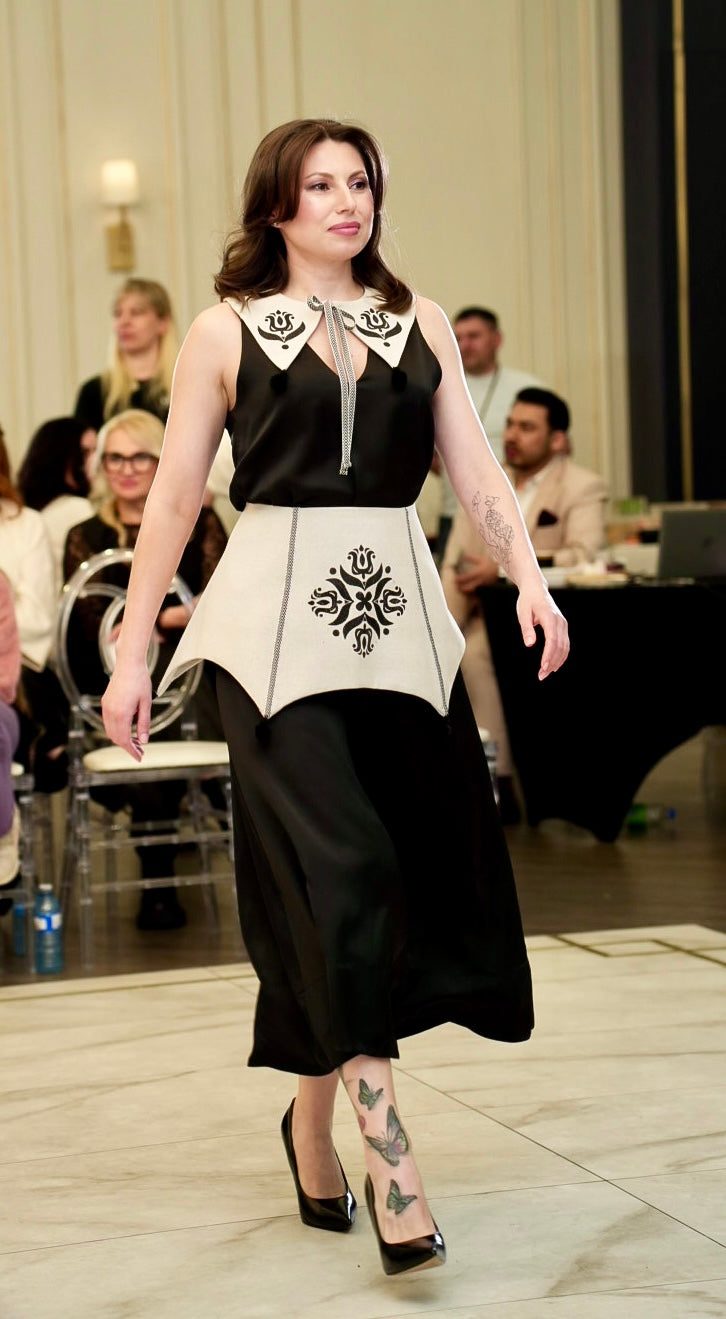 Linen Collar & Peplum Set with Traditional Vybiika Print