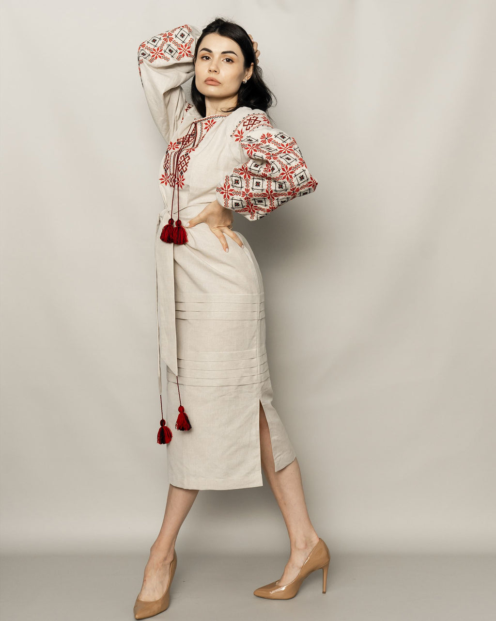 Embroidered dress "Oberig"