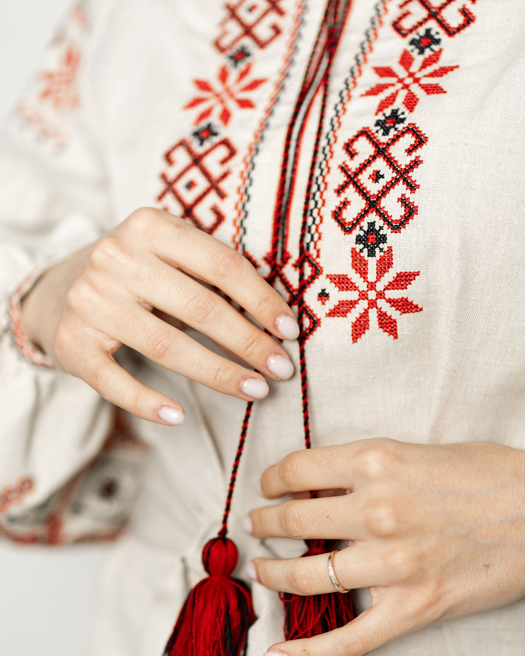 Embroidered dress "Oberig"