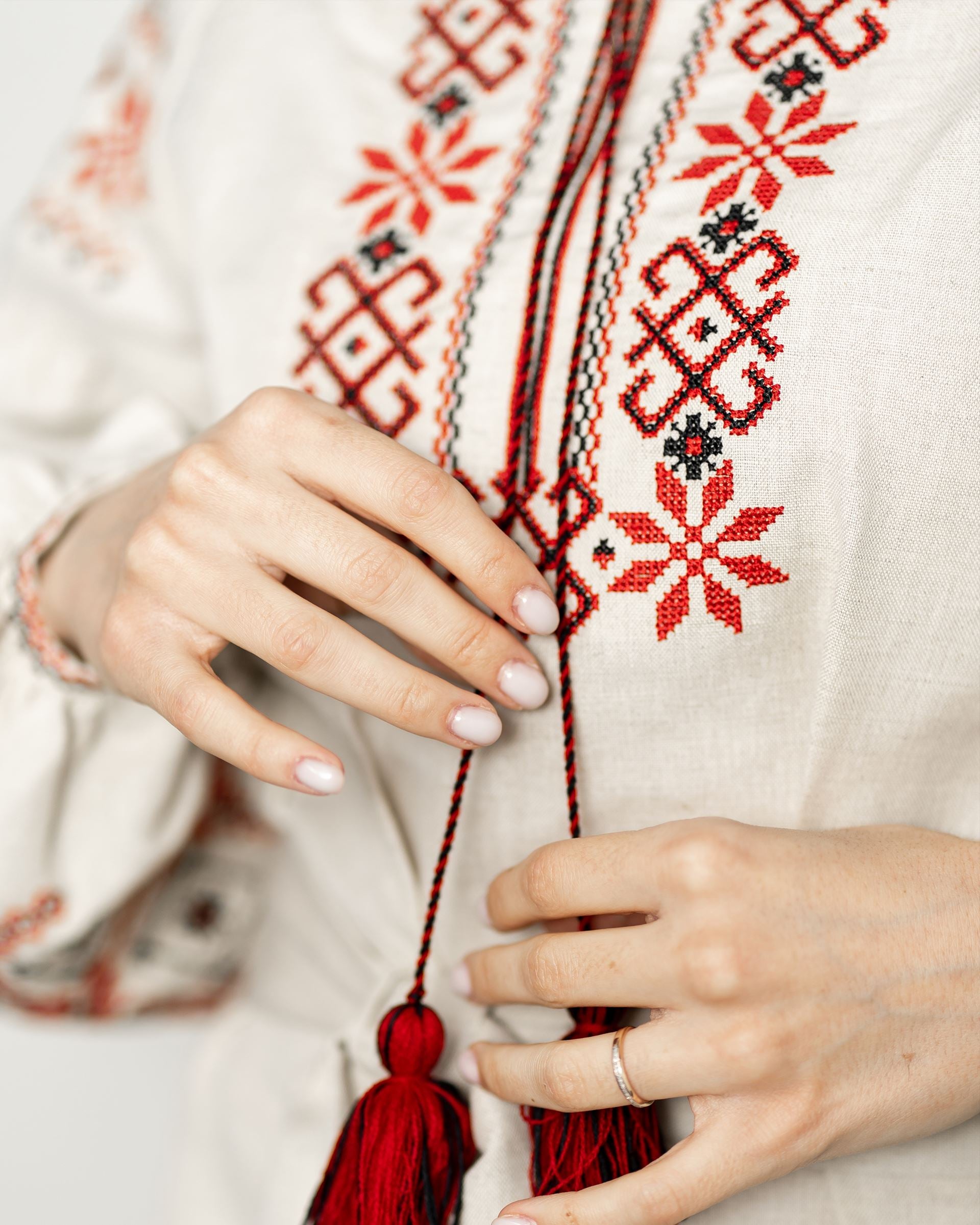 Embroidered dress "Oberig"
