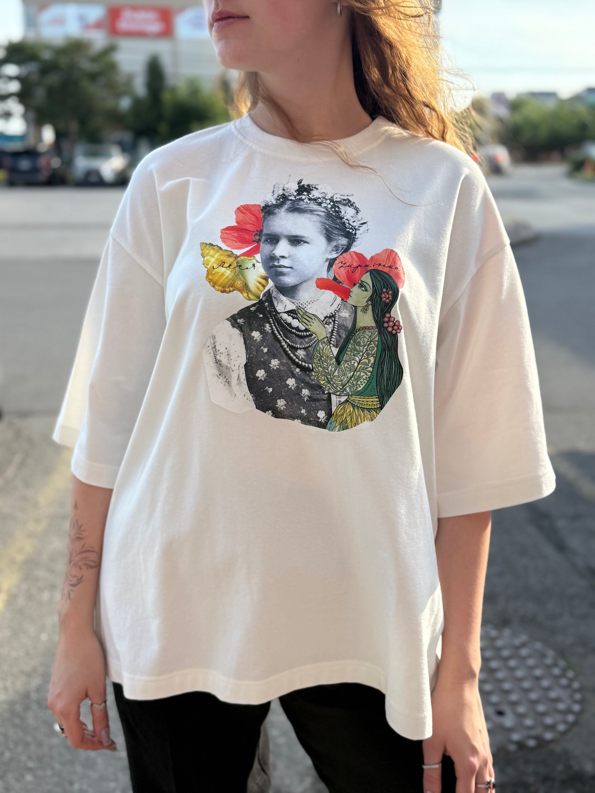 Unisex T-shirt with Lesya Ukrainka Print