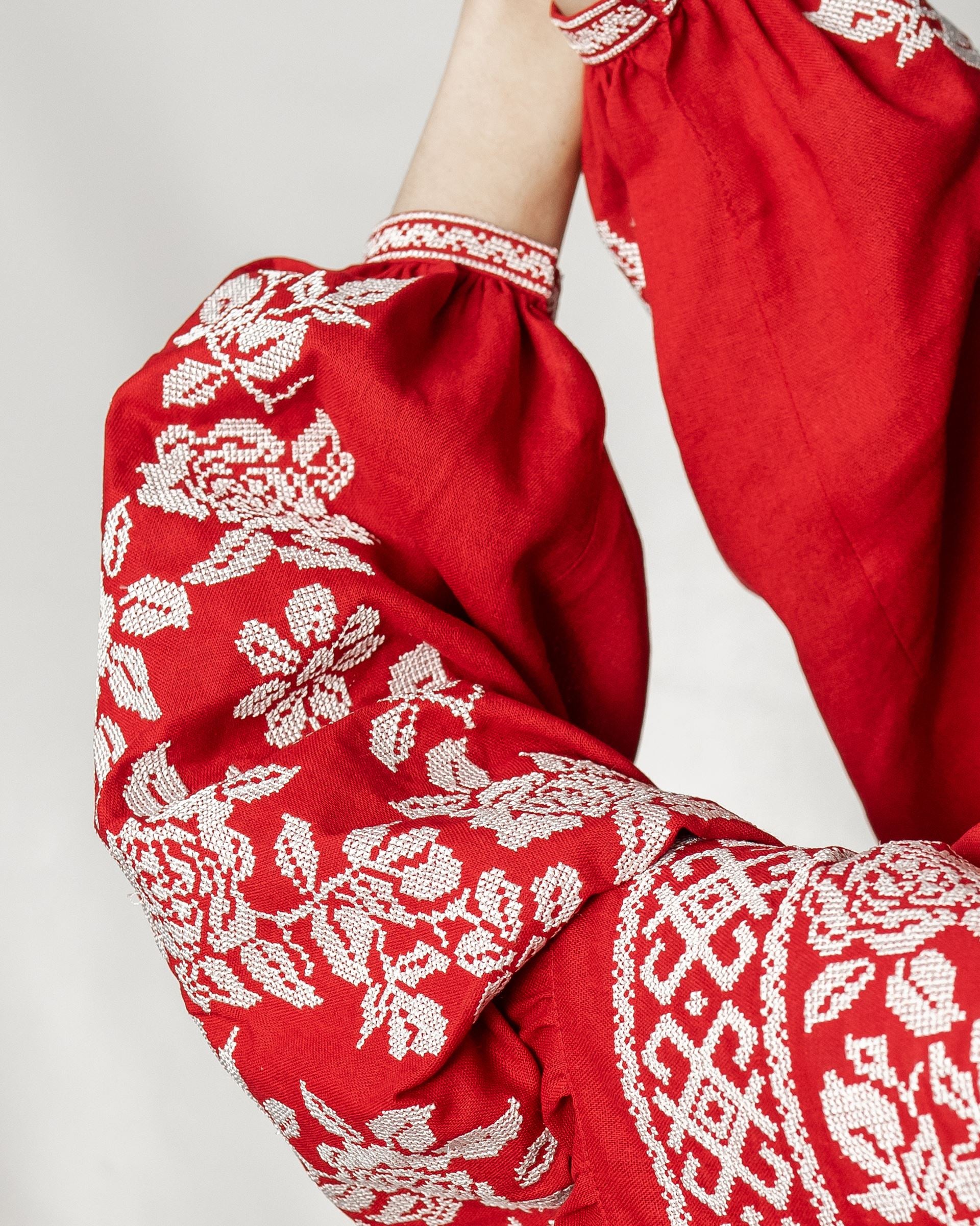 Embroidered dress "Ruta"