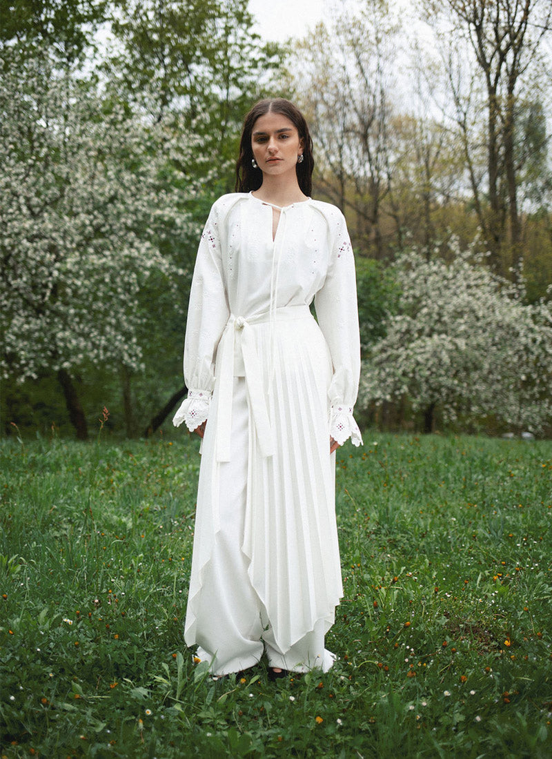 “Siaivo” Embroidered Blouse