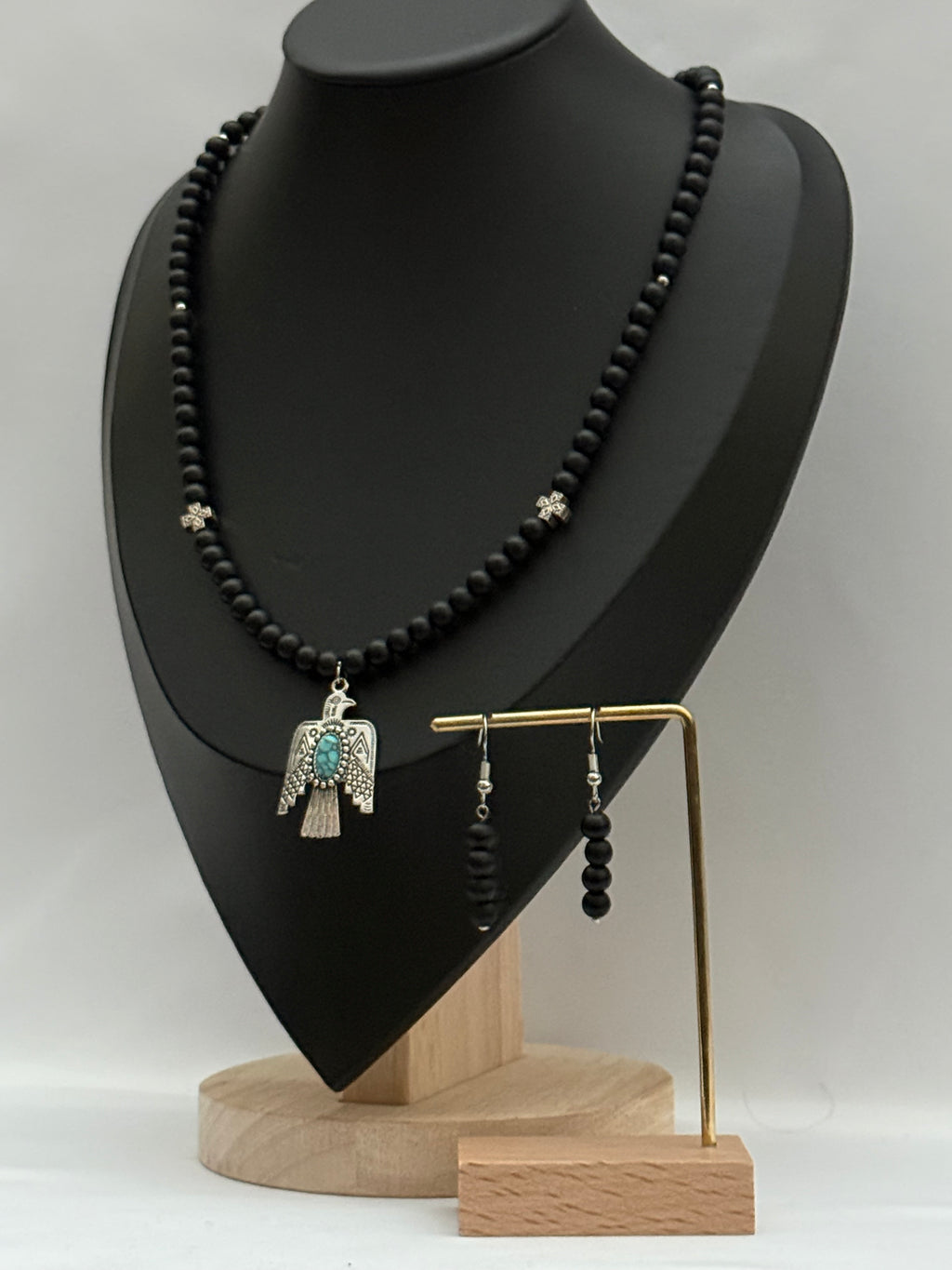 Single-Strand Black Onyx Necklace with Eagle Pendant and Earrings