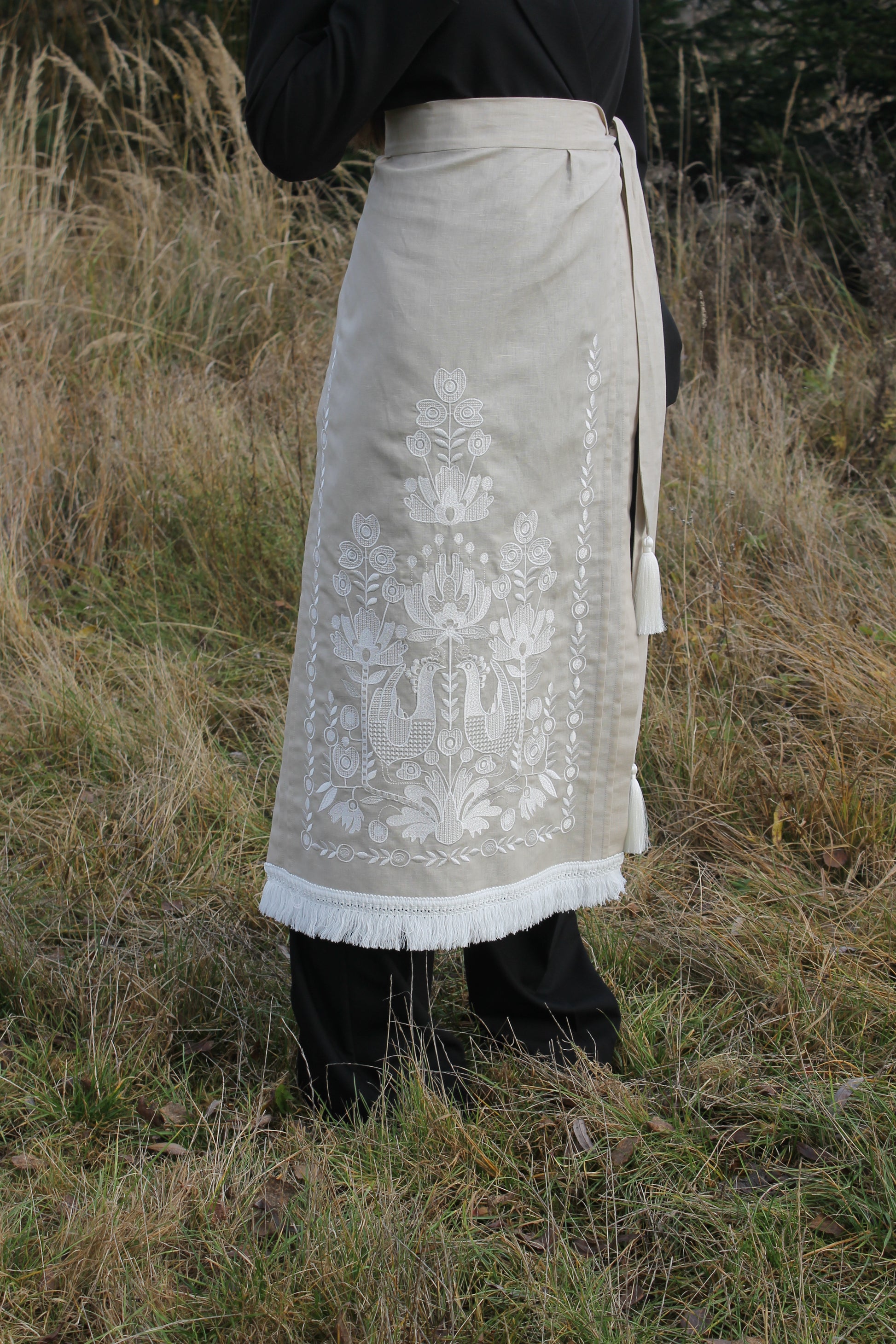 Linen Zapaska (Prypinda) with Traditional Ukrainian Embroidery