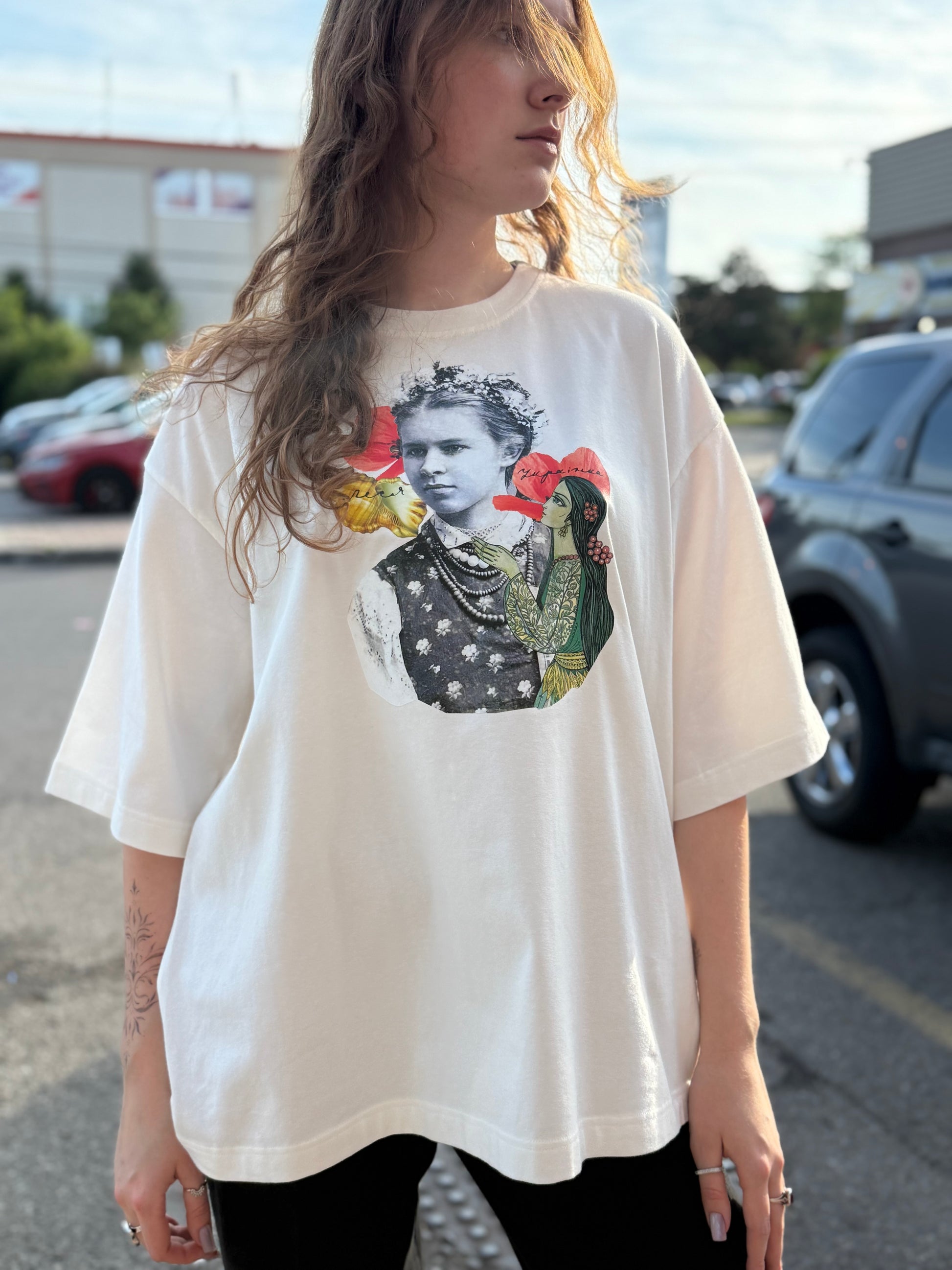 Unisex T-shirt with Lesya Ukrainka Print