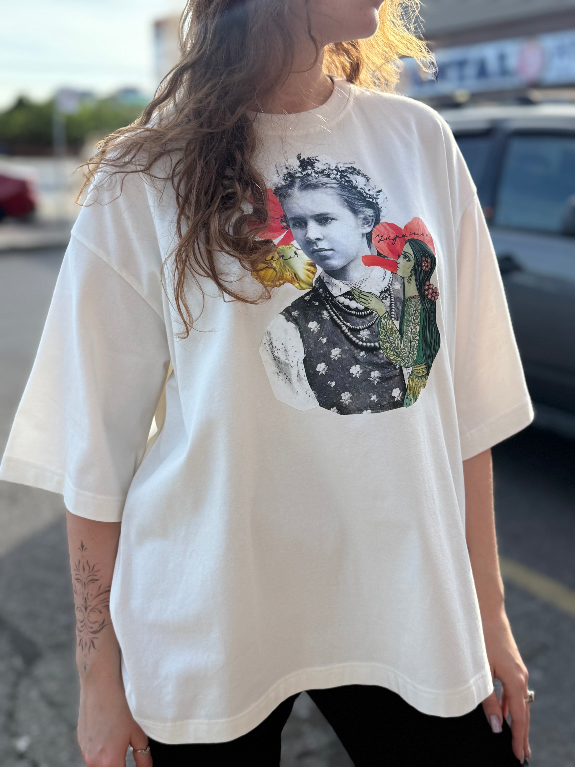 Unisex T-shirt with Lesya Ukrainka Print